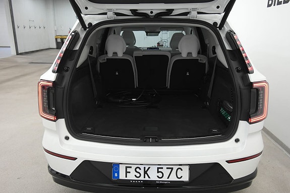 Volvo EX90 15 of 18