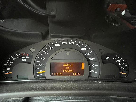 Mercedes-Benz C180 5 of 8