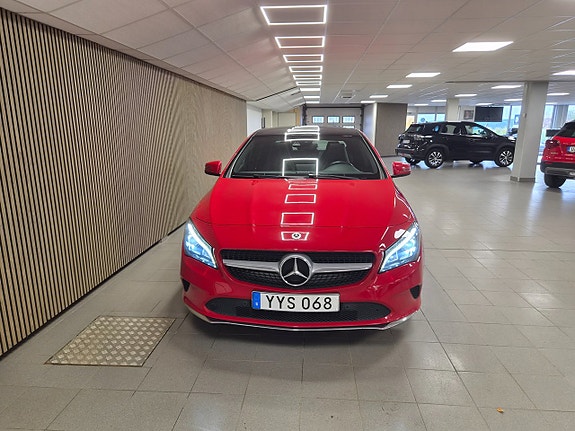 Mercedes-Benz CLA220 d 2 of 11
