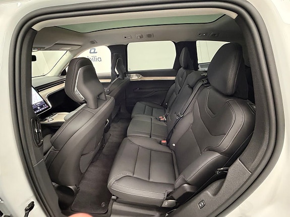 Volvo EX90 19 of 27
