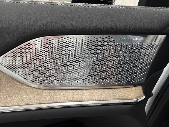 Volvo EX90 6 of 27