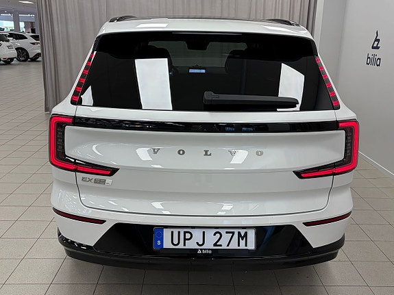 Volvo EX90 23 of 27