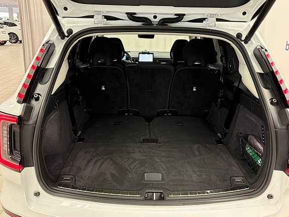 Volvo EX90 24 of 27