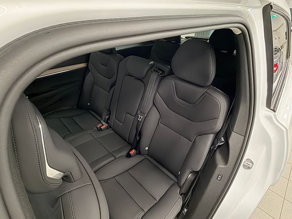 Volvo EX90 20 of 27