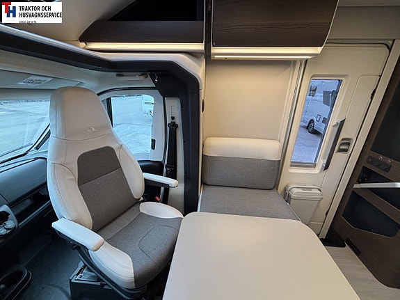 Adria MATRIX SUPREME 670 SL 140HP HD 43H 13 of 21