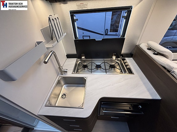 Adria MATRIX SUPREME 670 SL 140HP HD 43H 16 of 21
