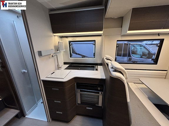 Adria MATRIX SUPREME 670 SL 140HP HD 43H 15 of 21