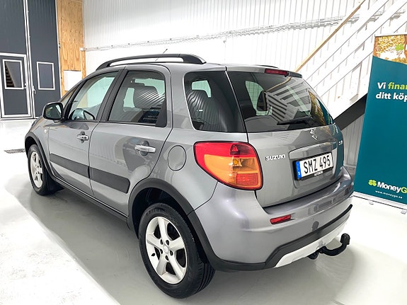Suzuki SX4 3 of 30