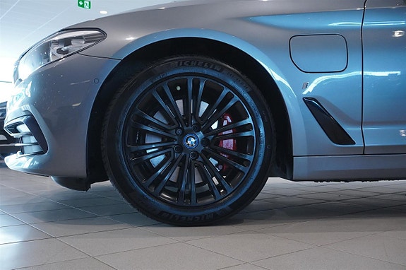 BMW 530e 13 of 13