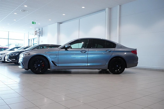 BMW 530e 4 of 13