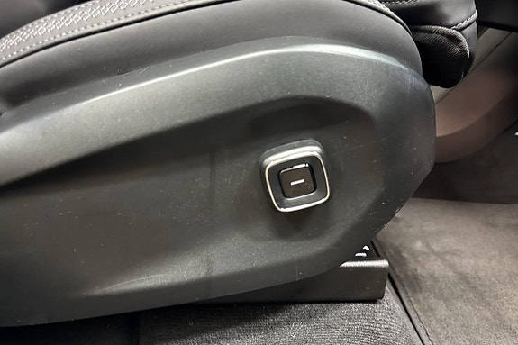 Volvo EX90 16 of 21
