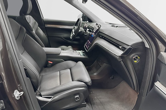 Volvo EX90 5 of 21
