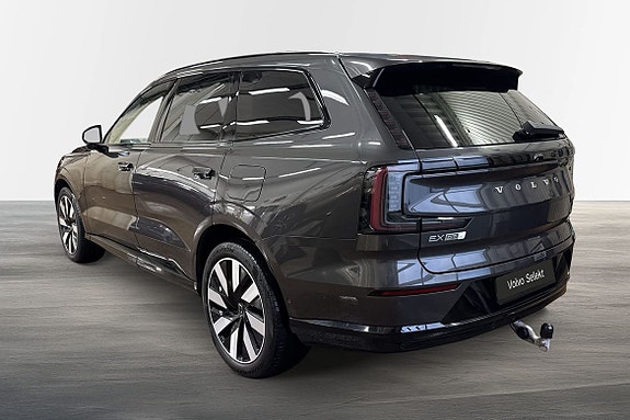 Volvo EX90 2 of 21
