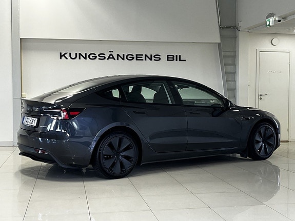 Tesla Model 3 9 of 26