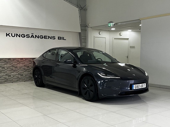 Tesla Model 3 6 of 26