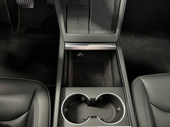 Tesla Model 3 26 of 26