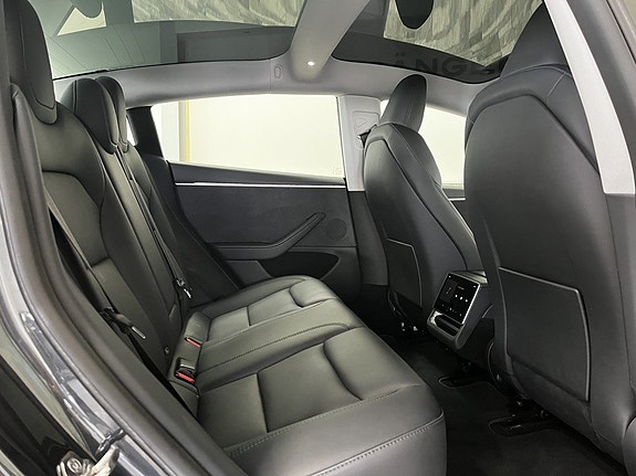 Tesla Model 3 14 of 26