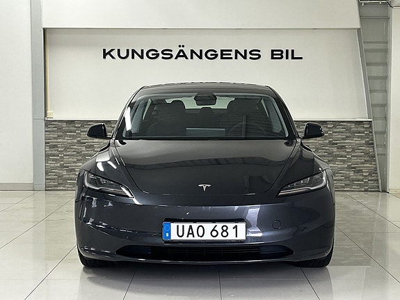 Tesla Model 3 5 of 26