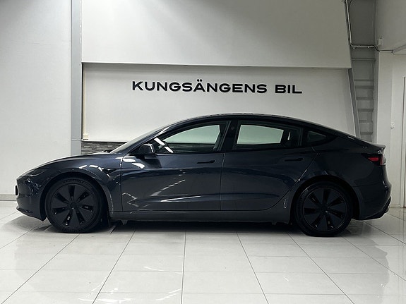 Tesla Model 3 4 of 26