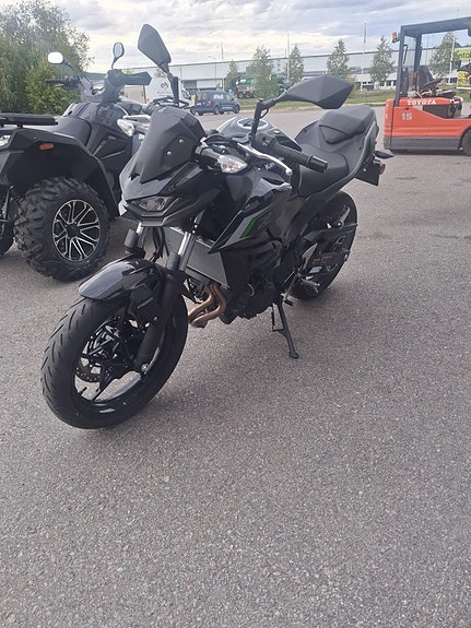 Kawasaki z500 2 of 3