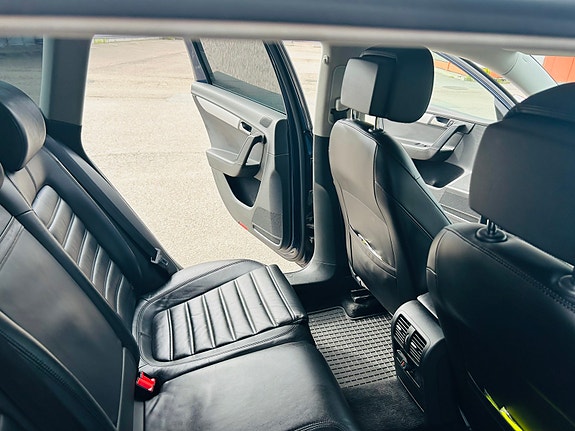 Volkswagen Passat Alltrack 7 of 10