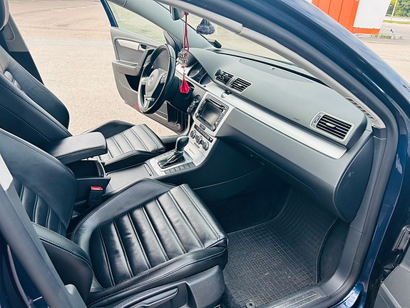 Volkswagen Passat Alltrack 8 of 10