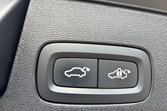 Volvo XC60 13 of 25