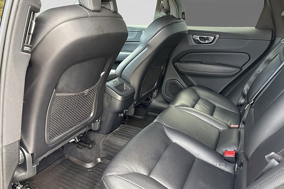 Volvo XC60 8 of 25