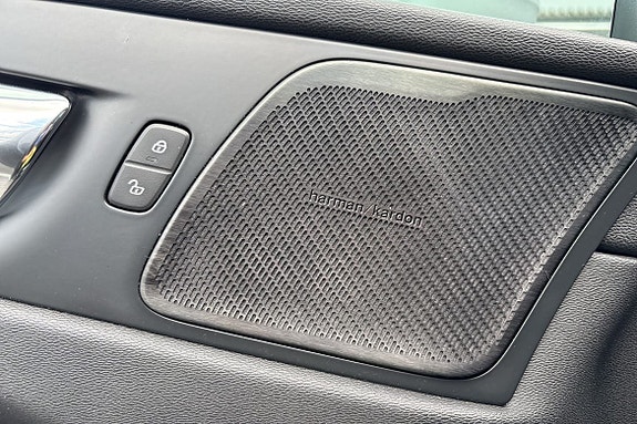 Volvo XC60 19 of 25