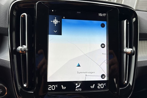 Volvo XC40 17 of 25