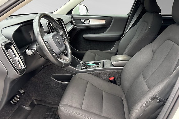 Volvo XC40 7 of 25