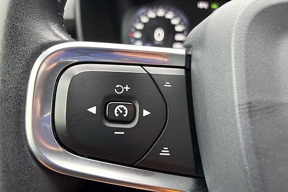 Volvo XC40 20 of 25