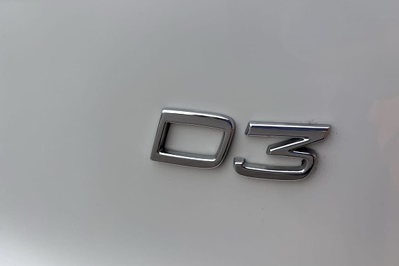 Volvo XC40 13 of 25