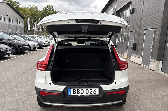 Volvo XC40 14 of 25