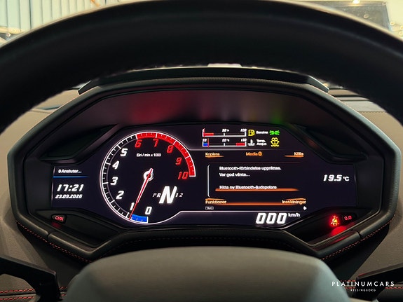 Lamborghini Huracan 11 of 18