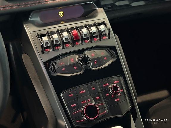 Lamborghini Huracan 9 of 18