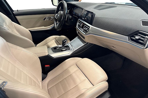 BMW 330e 9 of 30