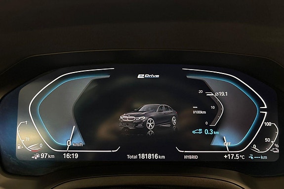 BMW 330e 15 of 30
