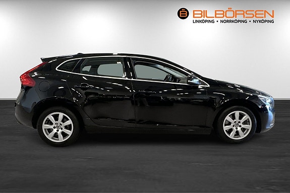 Volvo V40 4 of 19