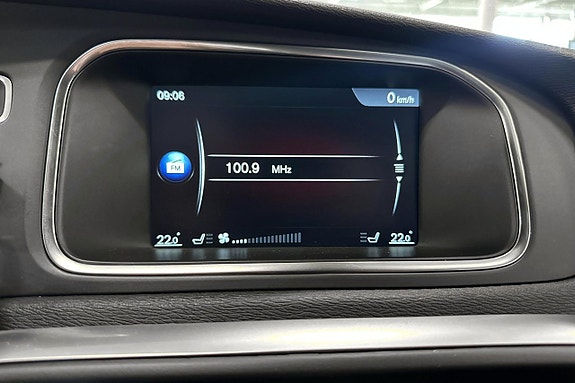 Volvo V40 11 of 19