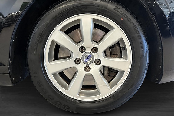 Volvo V40 19 of 19