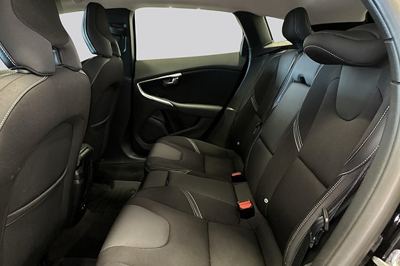 Volvo V40 9 of 19