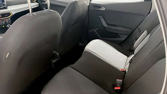 Seat Arona 12 of 13