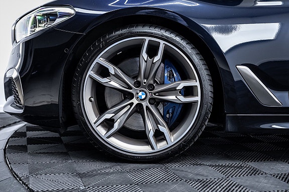 BMW M550d 4 of 27
