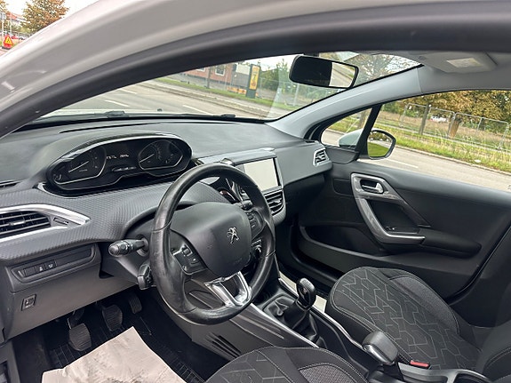 Peugeot 2008 9 of 11