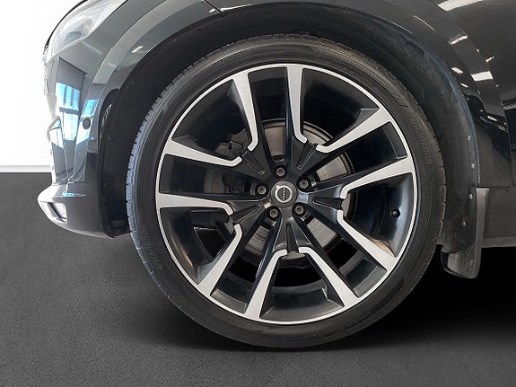 Volvo XC60 5 of 14