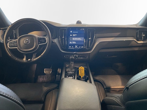 Volvo XC60 10 of 14