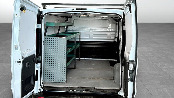 Opel Vivaro 10 of 12