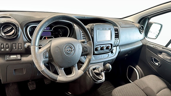 Opel Vivaro 4 of 12