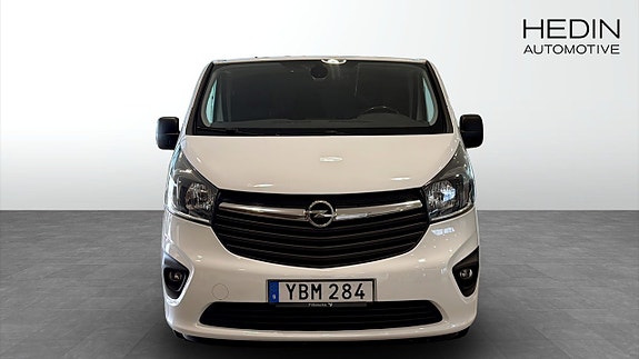 Opel Vivaro 8 of 12